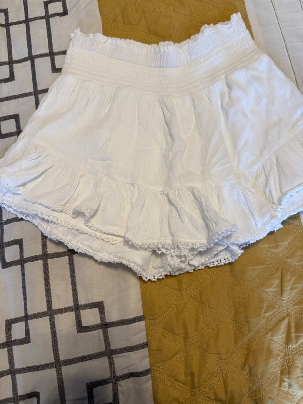 Aeropostale White Ruffle Skort
